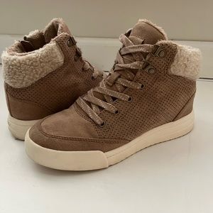 Roxy Fleece-Lined Wedged Sneaker Bootie
